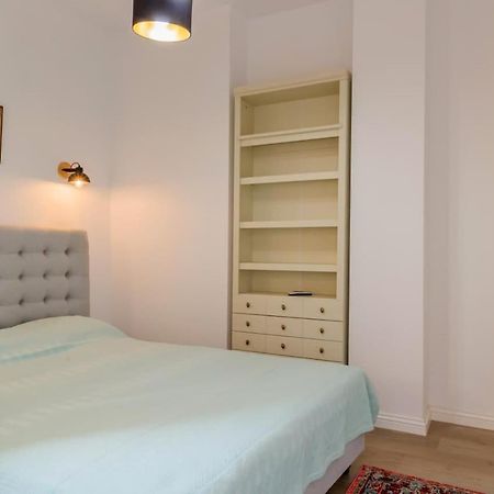 Inova Central Apartment Bukarest Exteriör bild