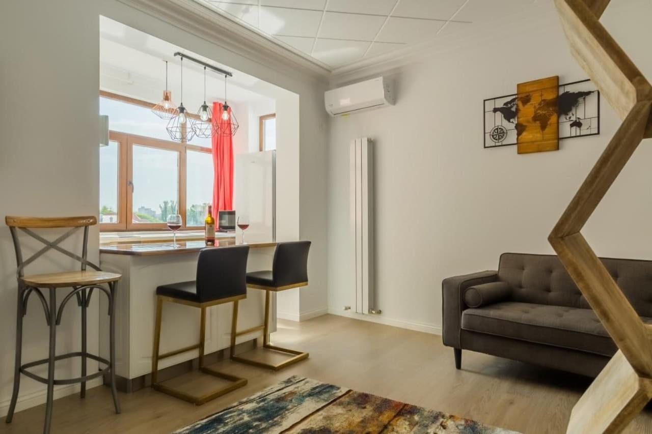 Inova Central Apartment Bukarest Exteriör bild